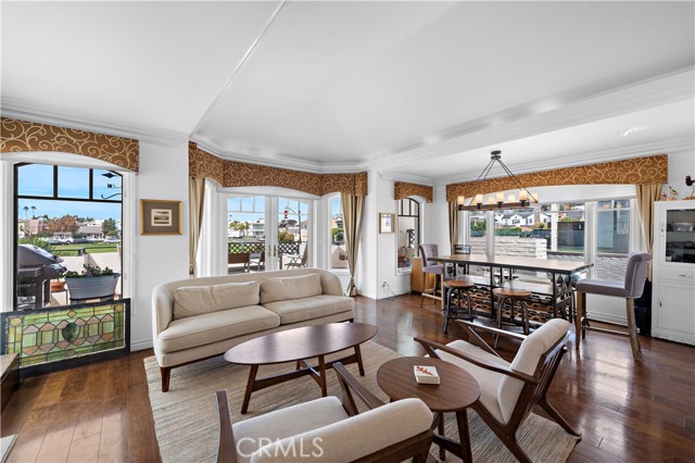 Detail Gallery Image 4 of 26 For 414 .5 Carnation Ave #UPPER,  Corona Del Mar,  CA 92625 - 3 Beds | 3 Baths