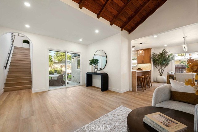 Detail Gallery Image 10 of 19 For 11333 Montana Ave, Los Angeles,  CA 90049 - 3 Beds | 2 Baths