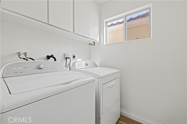 25815 Dickens Court, Stevenson Ranch CA: https://media.crmls.org/medias/c220af8c-40e2-4b14-98d9-d472123aeb2c.jpg