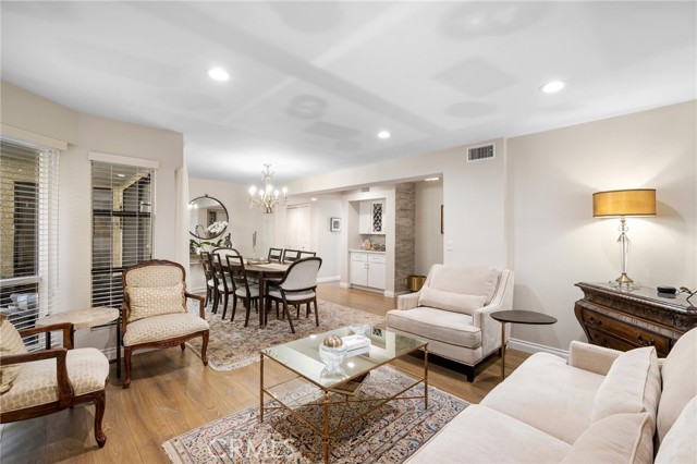 236 N Louise Street, Glendale CA: https://media.crmls.org/medias/c220eb7d-2c34-495d-a82f-e27ed5e99077.jpg