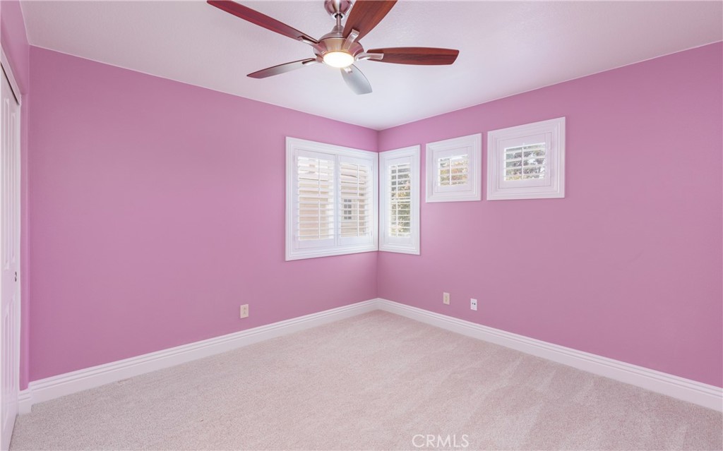 https://media.crmls.org/medias/c2210558-d0ba-48ed-a4b7-2b6253d71947.jpg?preset=X-Large