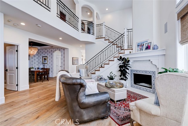 2304 Elm Avenue, Manhattan Beach, California 90266, 5 Bedrooms Bedrooms, ,4 BathroomsBathrooms,Residential,Sold,Elm,SB21197598