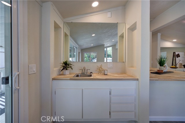 37 Via Santa Barbara, Paso Robles CA: https://media.crmls.org/medias/c2213d34-ee57-4be2-81d2-fee823f2e9e5.jpg