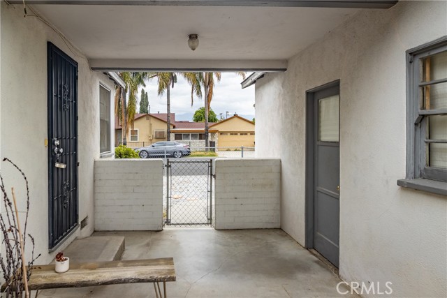 10609 Mountain View Avenue, Redlands CA: https://media.crmls.org/medias/c22160dd-0e39-4b01-b258-b8a6b993f7a6.jpg