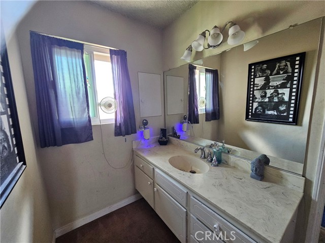 Detail Gallery Image 16 of 28 For 4718 Woodbend, San Bernardino,  CA 92407 - 2 Beds | 2 Baths