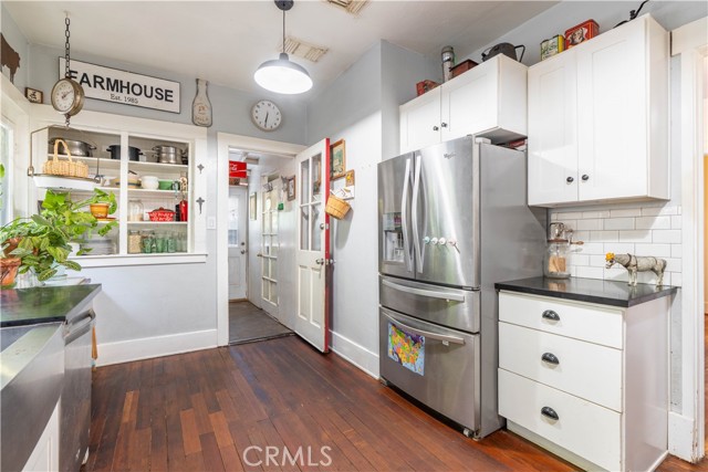 7914 Magnolia Avenue, Riverside CA: https://media.crmls.org/medias/c221be26-794d-4a7c-aeee-09f9f0646b4b.jpg