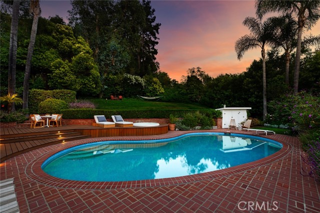 11818 Laurel Hills Road, Studio City CA: https://media.crmls.org/medias/c22217f7-6e12-45ac-80a3-c684b97b7d0a.jpg