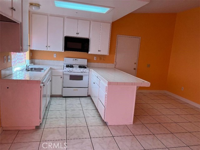 Detail Gallery Image 9 of 23 For 292 E 47th St, San Bernardino,  CA 92404 - 3 Beds | 2 Baths