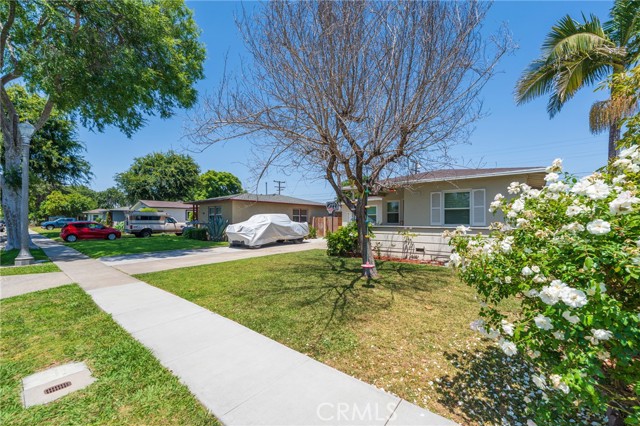 622 S Indiana Street, Anaheim CA: https://media.crmls.org/medias/c22235ae-d5e6-457e-91a8-5d07e6bbdf12.jpg