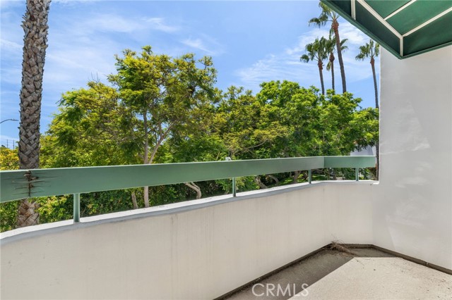 19562 Pompano Lane, Huntington Beach CA: https://media.crmls.org/medias/c2223a47-11fa-40e5-b82b-b515d8aca429.jpg