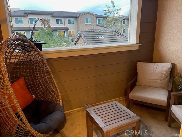1006 Newberry Lane, Claremont CA: https://media.crmls.org/medias/c2226817-1642-4d36-bc6f-1a3b24918b22.jpg