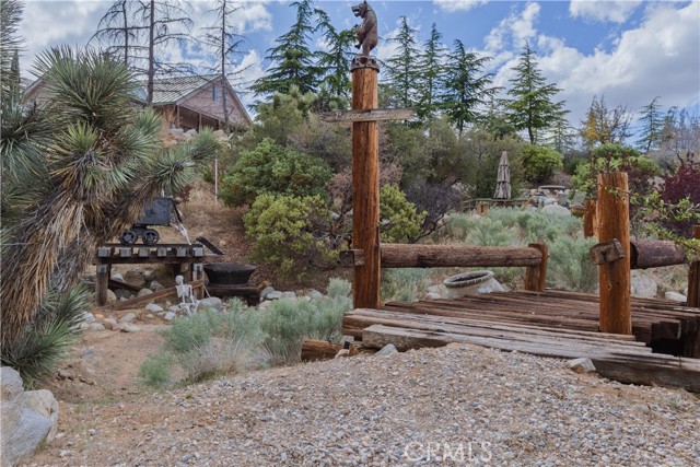 Detail Gallery Image 4 of 45 For 1870 Oak Springs Valley Rd, Wrightwood,  CA 92397 - 2 Beds | 2 Baths
