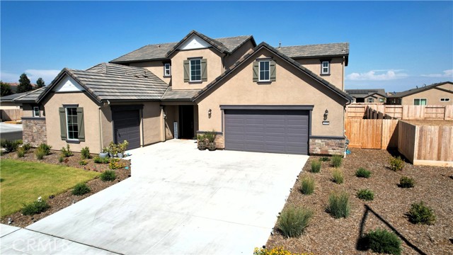 Detail Gallery Image 4 of 43 For 2698 N Arroyo Ave, Fresno,  CA 93727 - 5 Beds | 3/1 Baths