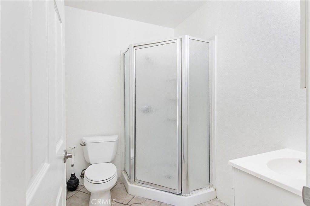 https://media.crmls.org/medias/c223623d-9765-4f12-a91b-2d9fda1acab3.jpg?preset=X-Large
