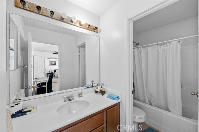 29268 Meandering Circle, Menifee CA: https://media.crmls.org/medias/c223c74b-fe48-4847-b183-709c6055395d.jpg