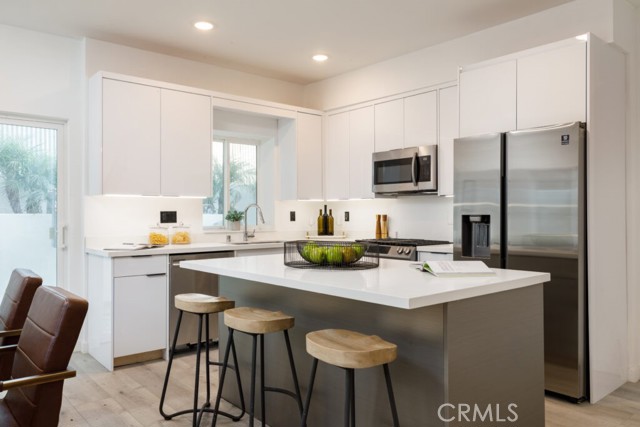 846 N Alta Vista Boulevard, Los Angeles CA: https://media.crmls.org/medias/c224241d-8c92-4daf-8f59-2f16296233d3.jpg