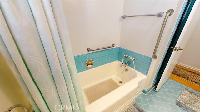 13322 Valleyheart N Drive, Sherman Oaks CA: https://media.crmls.org/medias/c2245262-bf52-4d95-910e-80bee82478d0.jpg