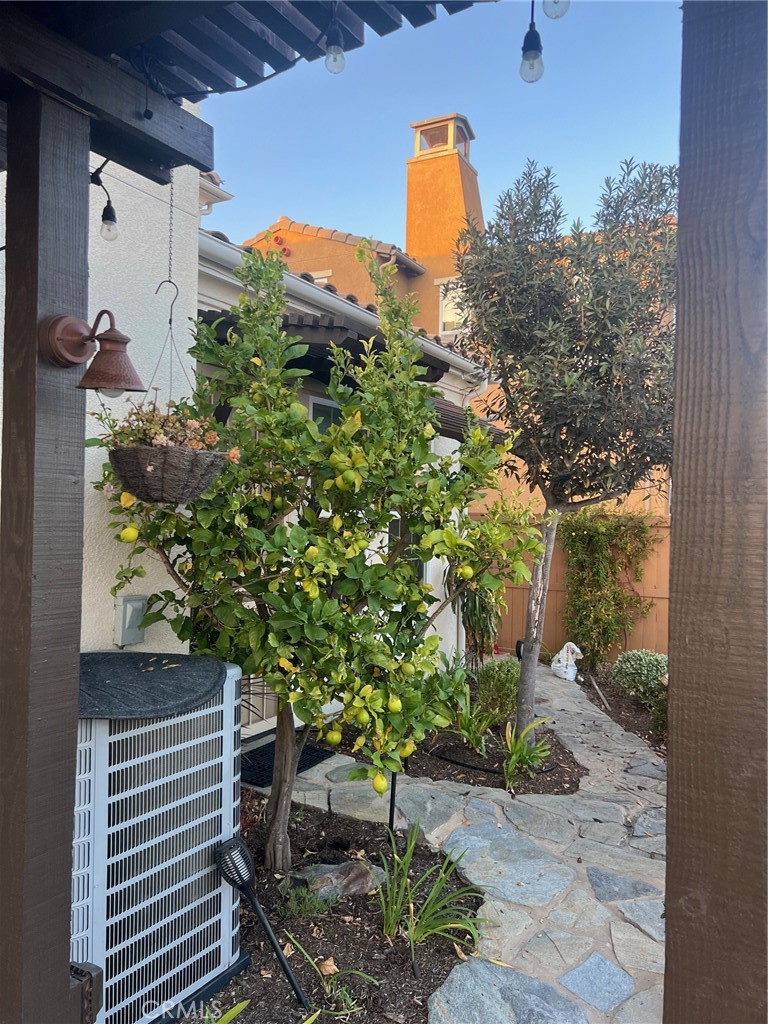 https://media.crmls.org/medias/c2247edf-fd40-47d4-b034-28686c5953aa.jpg?preset=X-Large