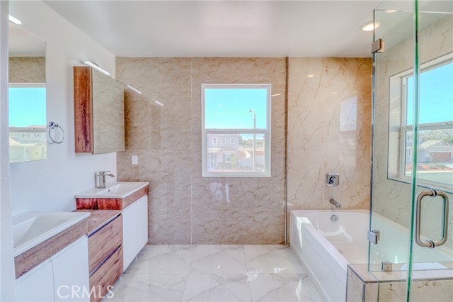 Detail Gallery Image 10 of 27 For 14424 Buvan Ct, Moreno Valley,  CA 92555 - 5 Beds | 3/1 Baths