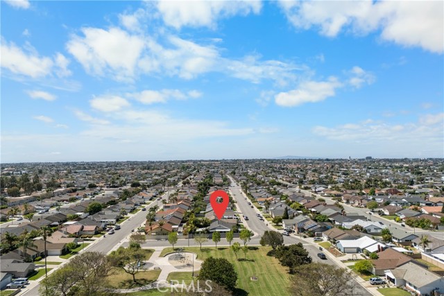 Detail Gallery Image 32 of 42 For 9662 Woodlawn Dr, Huntington Beach,  CA 92646 - 3 Beds | 2 Baths