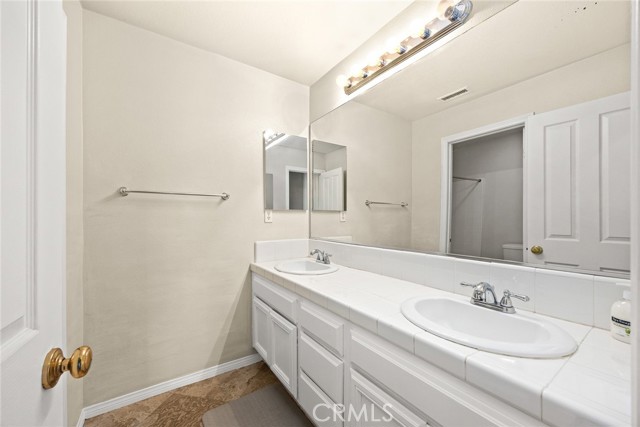 7871 Slate Creek Road, Eastvale CA: https://media.crmls.org/medias/c225ebb6-f57f-42e2-9d81-039621178df7.jpg