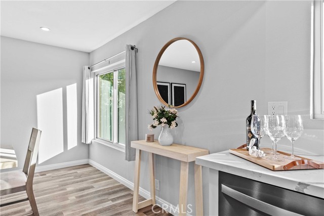 Detail Gallery Image 15 of 37 For 1881 Alpha Rd #8,  Glendale,  CA 91208 - 2 Beds | 3 Baths