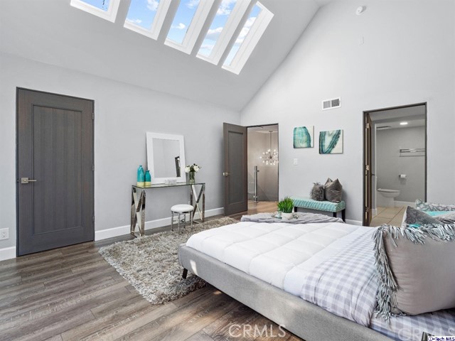 2 Bed Home for Sale in Studio City, California