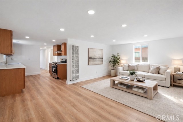 Detail Gallery Image 2 of 10 For 8330 Elburg, Paramount,  CA 90723 - 3 Beds | 1 Baths