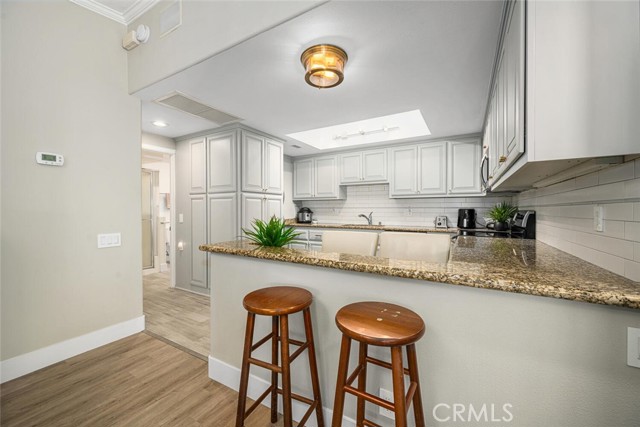 13781 Alderwood Lane, Seal Beach CA: https://media.crmls.org/medias/c2281e8d-0a49-444e-a6b3-2af39ce472f9.jpg