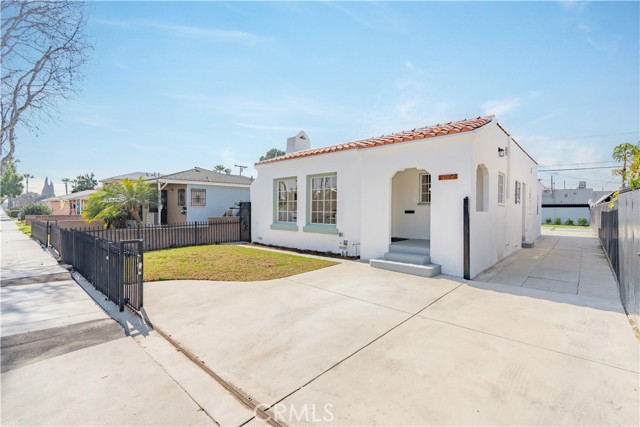 6087 Lime Avenue, Long Beach, California 90805, 5 Bedrooms Bedrooms, ,2 BathroomsBathrooms,Single Family Residence,For Sale,Lime,DW25038215