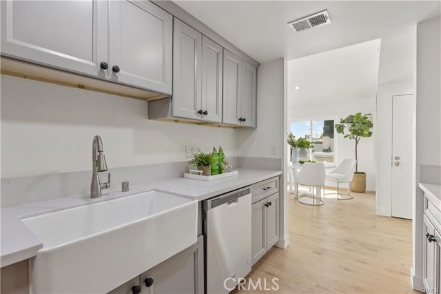 Detail Gallery Image 6 of 24 For 8892 Katella Ave #12,  Anaheim,  CA 92804 - 3 Beds | 2 Baths