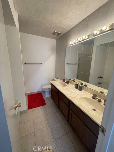 Detail Gallery Image 9 of 23 For 10215 Variel #14,  Chatsworth,  CA 91311 - 2 Beds | 2/1 Baths