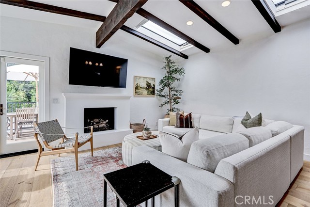 3211 Valley, Manhattan Beach, California 90266, 4 Bedrooms Bedrooms, ,2 BathroomsBathrooms,Residential,For Sale,Valley,SB26074222