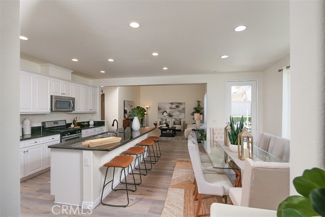 Detail Gallery Image 11 of 40 For 13208 Early Crimson St, Corona,  CA 92880 - 5 Beds | 3 Baths