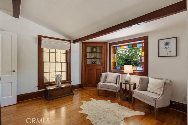 211 E Virginia Avenue, Glendora CA: https://media.crmls.org/medias/c22b13a7-0d6b-49bc-ac15-f6b1c9cbc29f.jpg