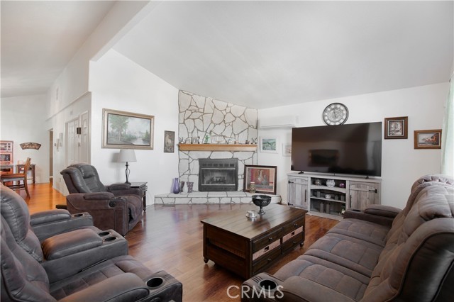 Detail Gallery Image 5 of 30 For 521 Bermuda Dr, Hemet,  CA 92543 - 2 Beds | 2 Baths