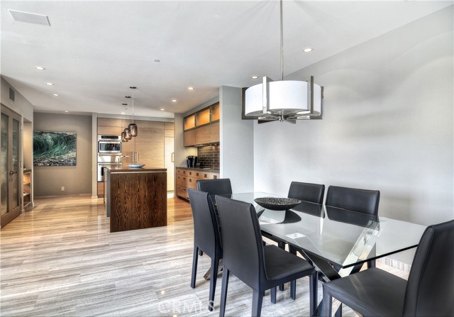 214 1/2 Marguerite Avenue, Corona del Mar CA: https://media.crmls.org/medias/c22bd0f8-73cf-44ad-9e9c-d3398ca3049c.jpg