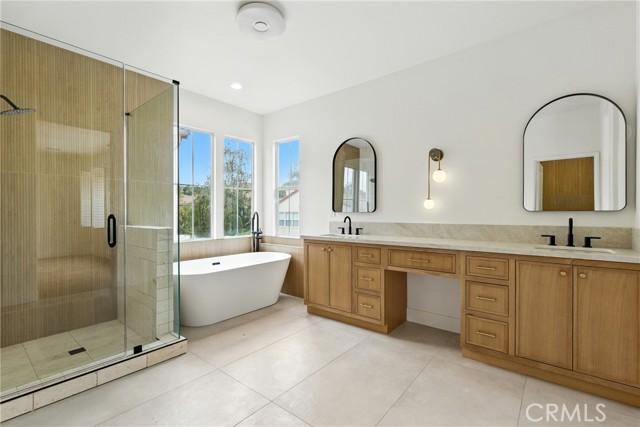 Detail Gallery Image 13 of 25 For 173 Parkside Dr, Simi Valley,  CA 93065 - 4 Beds | 2/1 Baths
