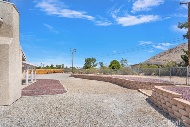 19410 Allegheny Court, Apple Valley CA: https://media.crmls.org/medias/c22dcdbf-4056-434d-86a5-656e65e29bba.jpg