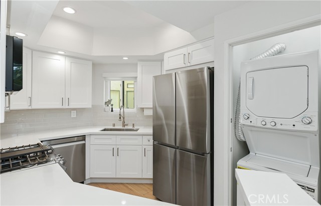 Detail Gallery Image 6 of 30 For 17202 Corbina #209,  Huntington Beach,  CA 92649 - 1 Beds | 1 Baths