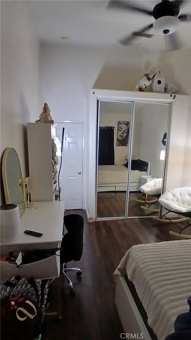 https://media.crmls.org/medias/c22e130d-e6f4-45c7-96d1-d29540fb3e33.jpg?preset=X-Large