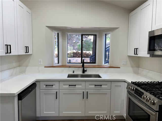 Detail Gallery Image 15 of 28 For 25094 Valle Dr, Crestline,  CA 92325 - 2 Beds | 1 Baths