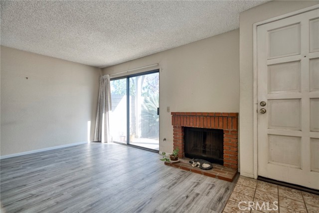 Detail Gallery Image 7 of 33 For 181 N Magnolia Ave #D,  Anaheim,  CA 92801 - 3 Beds | 2/1 Baths