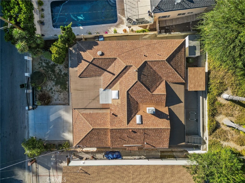 https://media.crmls.org/medias/c22e8591-8817-4e3c-b64c-c8458f430490.jpg?preset=X-Large