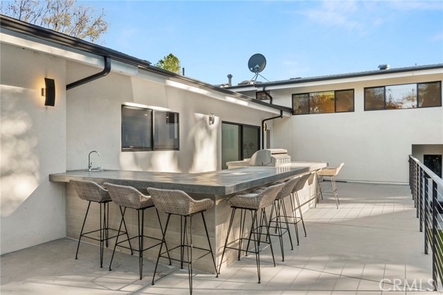 5265 Del Moreno Drive, Woodland Hills CA: https://media.crmls.org/medias/c22ec376-d1ff-4f36-ba3b-fac903102cf4.jpg