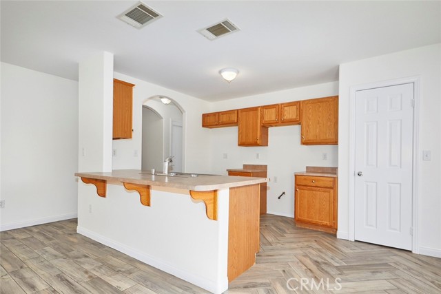 Detail Gallery Image 6 of 23 For 25029 Avenida Laredo, Barstow,  CA 92311 - 3 Beds | 2 Baths