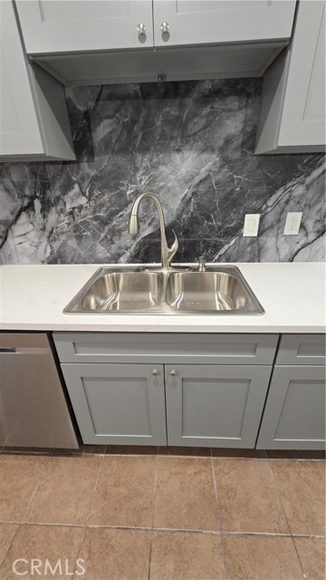 Detail Gallery Image 7 of 14 For 5803 Troost Ave, North Hollywood,  CA 91601 - 3 Beds | 1 Baths