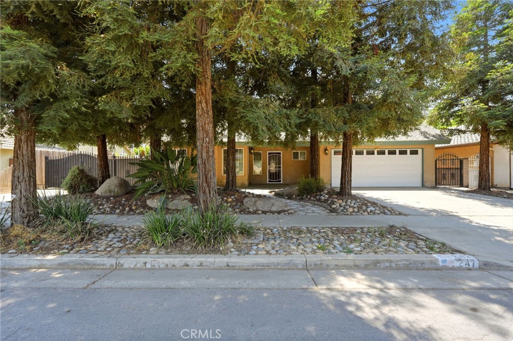 247 E Kennedy