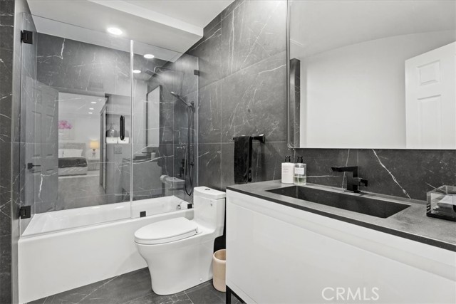 12303 Ridge Circle, Los Angeles CA: https://media.crmls.org/medias/c22fd6f8-6e2a-4bd7-b7df-dce23442f33f.jpg