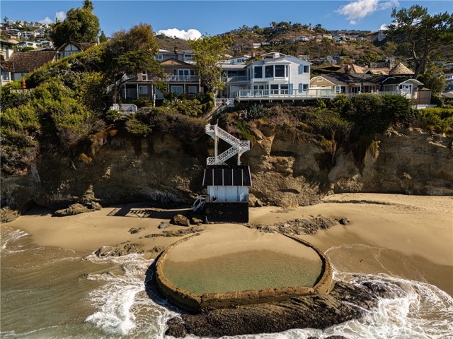 2691 Victoria, Laguna Beach CA: https://media.crmls.org/medias/c230142f-501b-4248-b612-166cf891d334.jpg